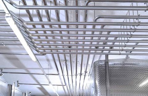 Alkoholtank in der Getränkeindustrie Beispiel aus dem Anlagen und Rohrleitungsbau: Alkoholtank in der Getränkeindustrie